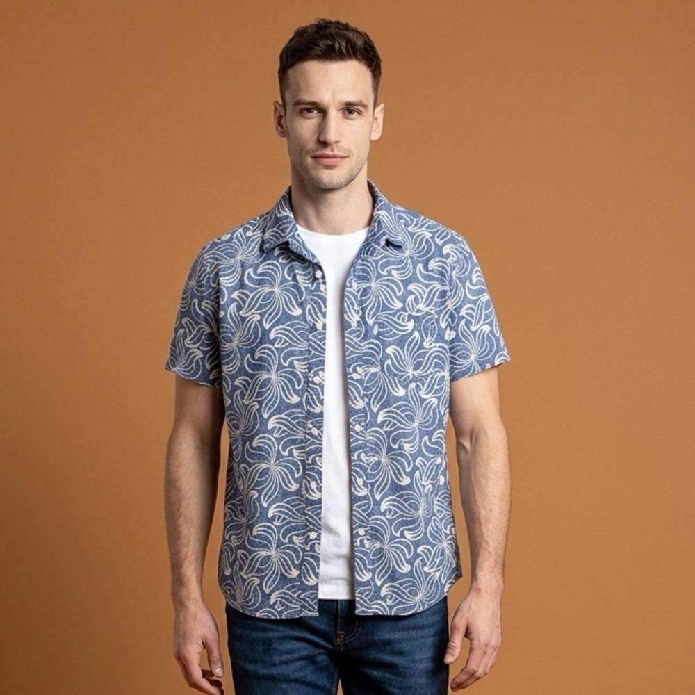American Eagle Seriously Soft blue short-sleeve button-down shirt - Picture 2 of 13